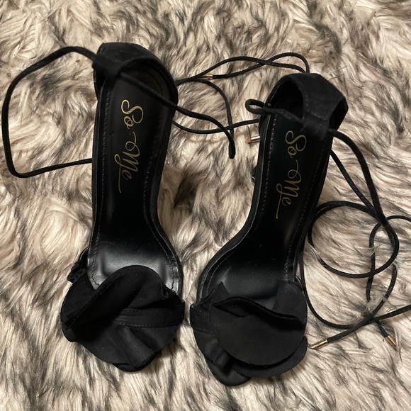 Women’s heels - Picture 1 of 3